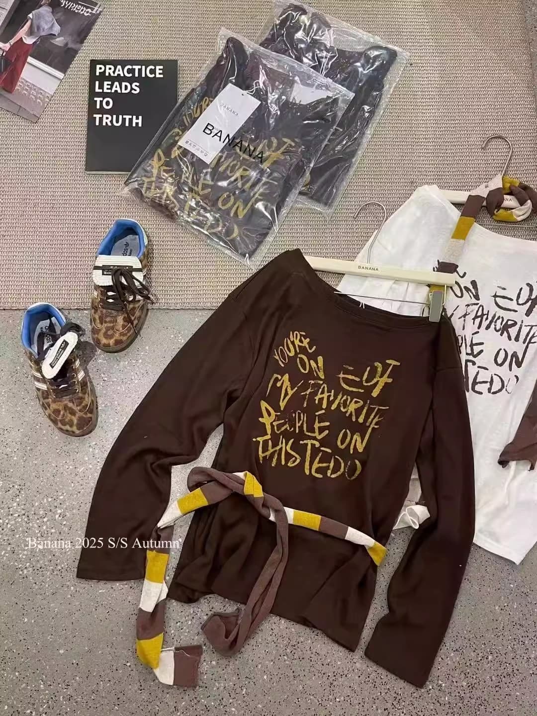 눈꽃 면 65 면 35 폴리 에스터 26 가을 새로운 아메리칸 핫걸 프린트 비스듬한 어깨 슬림해 보이는 긴팔 티셔츠 맨위 상세 이미지 9