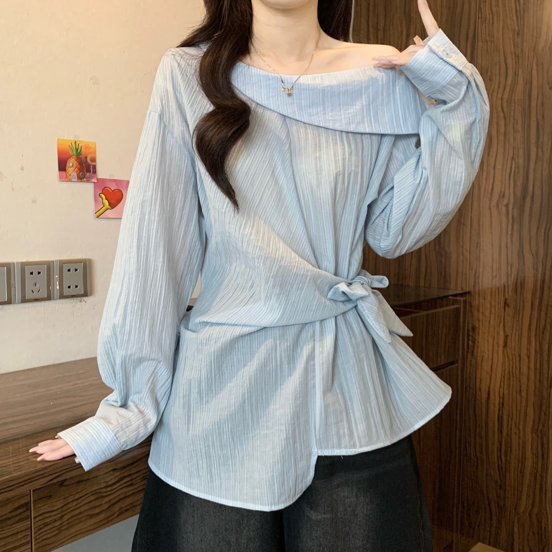 오프숄더 스트라이프 긴팔 여성 셔츠 봄 여름 빅 사이즈 지방 mm 슬림해 보이는 디자인 센스 레이스업 허리 수축 표지 배 맨위 이미지 6