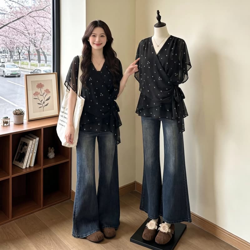 검정색 도트 무늬 V넥 긍정적 인 어깨 시폰 셔츠 여성 2026 여름 새로운 지방 mm 스트랩 허리 수축 외국 가스 연령 감소 맨위 상세 이미지 2