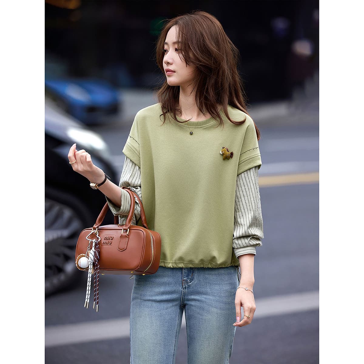 Chic 슬림해 보이는 작은 키 맨위 26 봄 라운드 넥 패치워크 페이크 레이어드 풀오버 스웨트셔츠 이미지 2