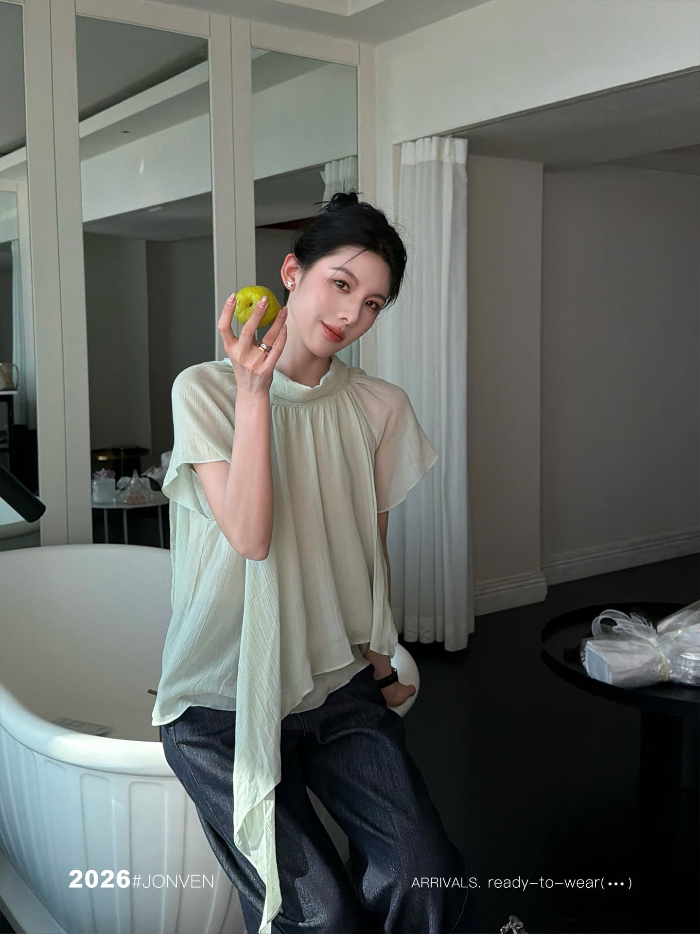 장 원자바오 집어 들다 계절 고유 한 아름다운 자이언트 잘 생긴 ~ 중 불규칙 보다 작은 서울 리본 품격 여성 맨위 반팔 이미지 2