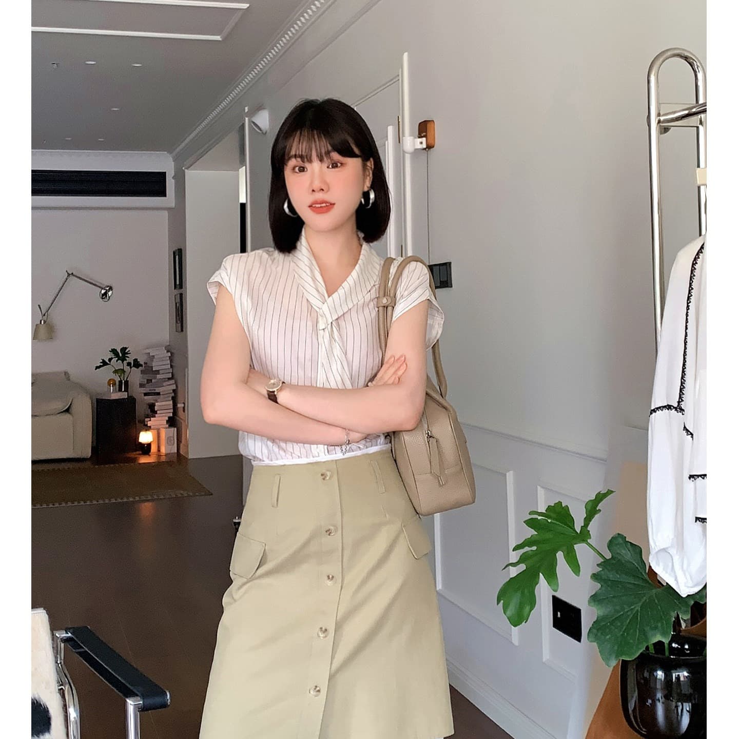 프랑스식 V넥 리본 스트라이프 셔츠 패션 루즈핏 슬림해 보이는 문예 미니멀리즘 작은 날다 소매 맨위 여성 이미지 5
