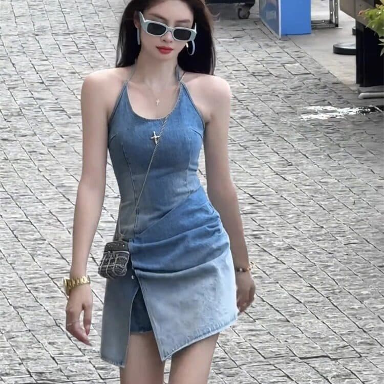 핫걸 바람 데님 여성 드레스 2025 년 여름 새로운 라운드 넥 행침 목 단색 패치워크 트임 타이트 스커트 트렌디 상세 이미지 4