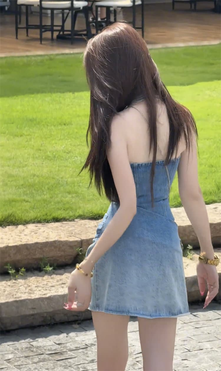 핫걸 바람 데님 여성 드레스 2025 년 여름 새로운 라운드 넥 행침 목 단색 패치워크 트임 타이트 스커트 트렌디 상세 이미지 7