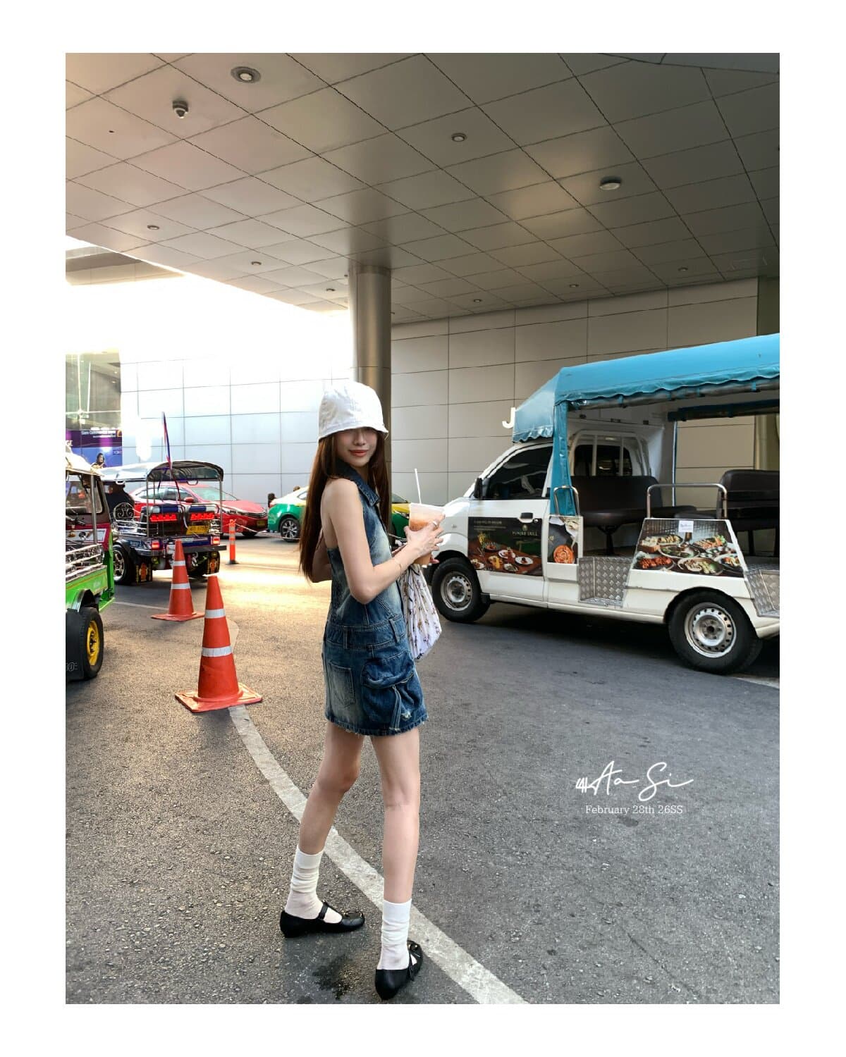 쇼 와 블루 아메리칸 고대 복장 센스 표지 고기 슬림해 보이는 백리스 행침 목 칼라 데님 드레스 상세 이미지 13