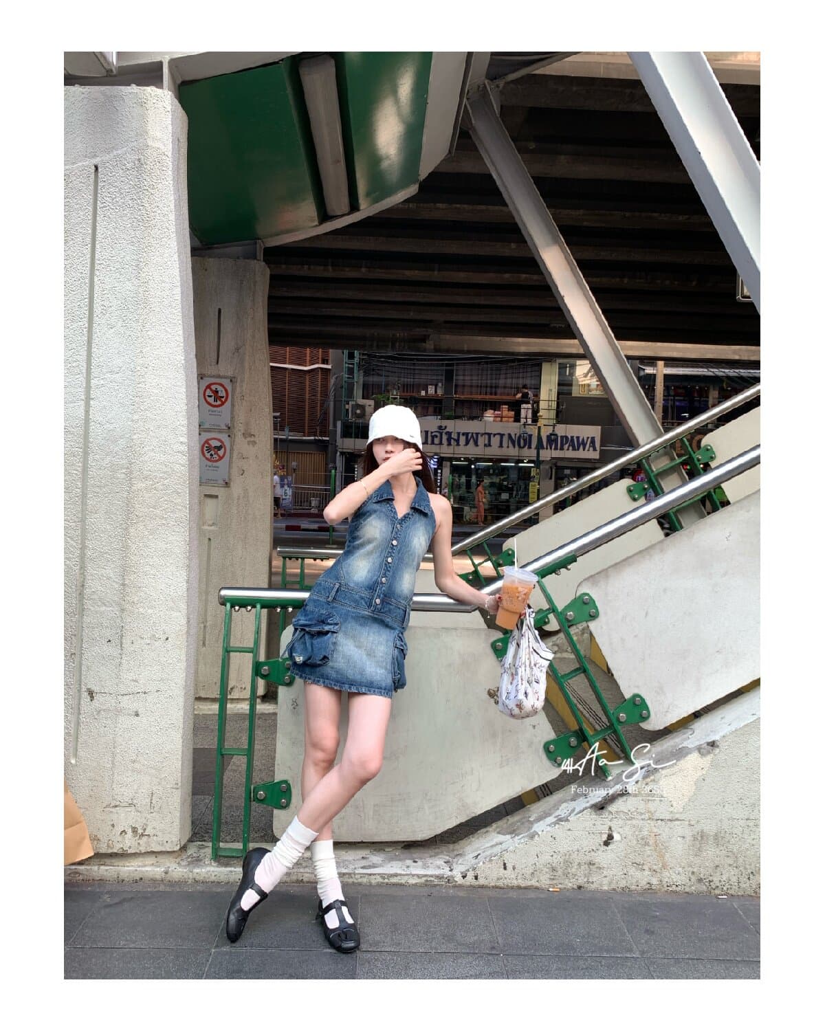 쇼 와 블루 아메리칸 고대 복장 센스 표지 고기 슬림해 보이는 백리스 행침 목 칼라 데님 드레스 상세 이미지 19