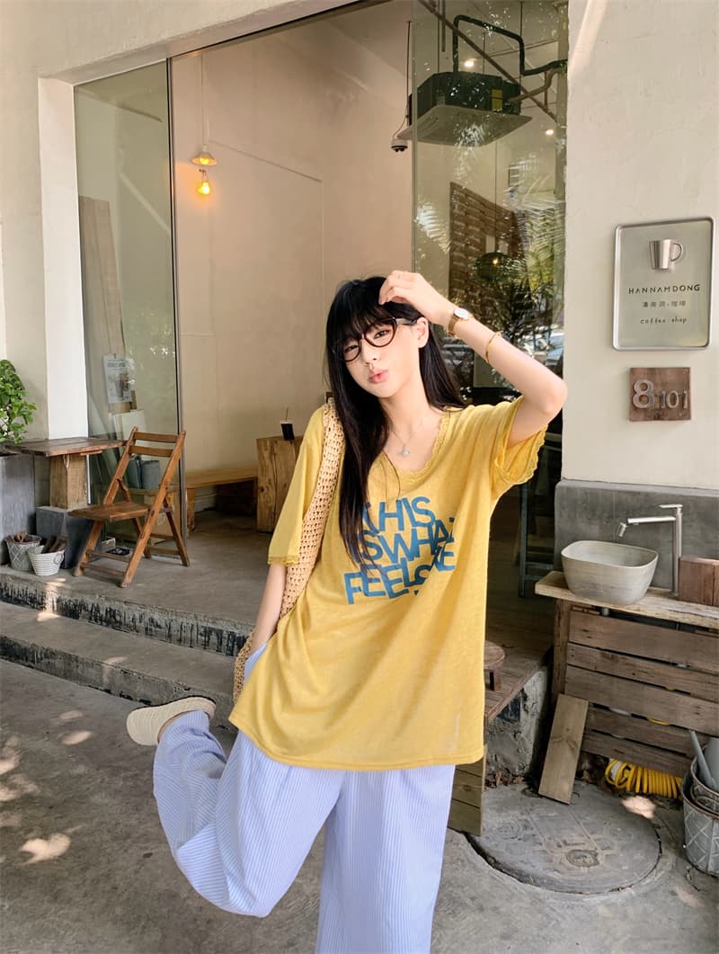 있음 선적 실사 한 부서 눈꽃 면 알파벳 루즈핏 레이스 V넥 티셔츠 느긋한 스트라이프 캐주얼 바지 세트 상세 이미지 2