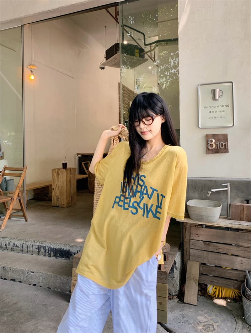 있음 선적 실사 한 부서 눈꽃 면 알파벳 루즈핏 레이스 V넥 티셔츠 느긋한 스트라이프 캐주얼 바지 세트 상세 이미지 3