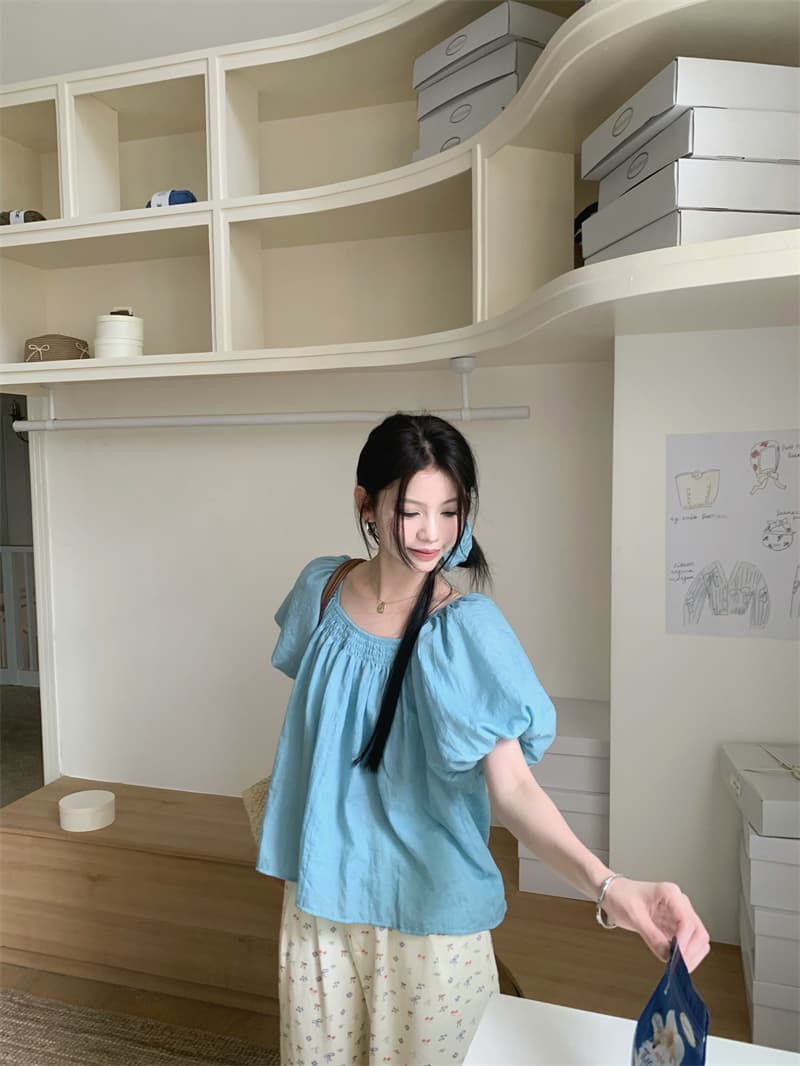 있음 선적 실사 달콤함 거품 소매 관대 한 칼라 연령 감소 슬림해 보이는 인형 셔츠 꽃무늬 데님 와이드 레그 팬츠 세트 상세 이미지 1