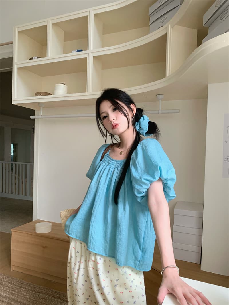 있음 선적 실사 달콤함 거품 소매 관대 한 칼라 연령 감소 슬림해 보이는 인형 셔츠 꽃무늬 데님 와이드 레그 팬츠 세트 상세 이미지 2