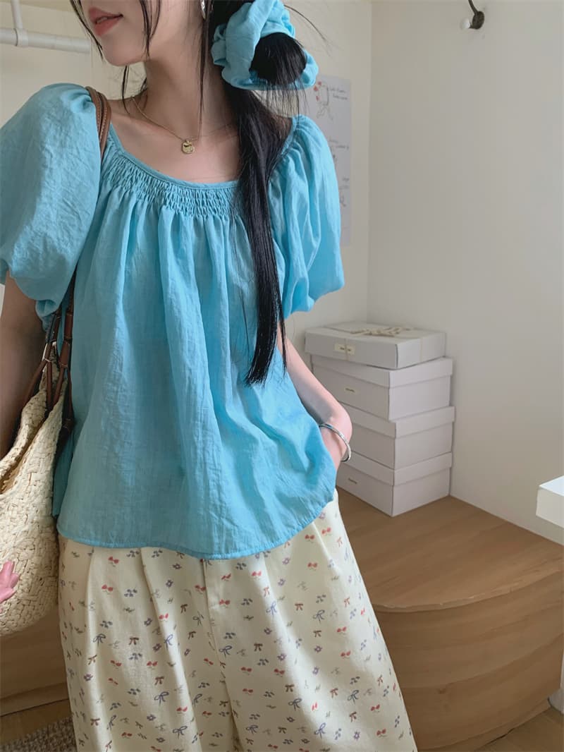 있음 선적 실사 달콤함 거품 소매 관대 한 칼라 연령 감소 슬림해 보이는 인형 셔츠 꽃무늬 데님 와이드 레그 팬츠 세트 상세 이미지 3