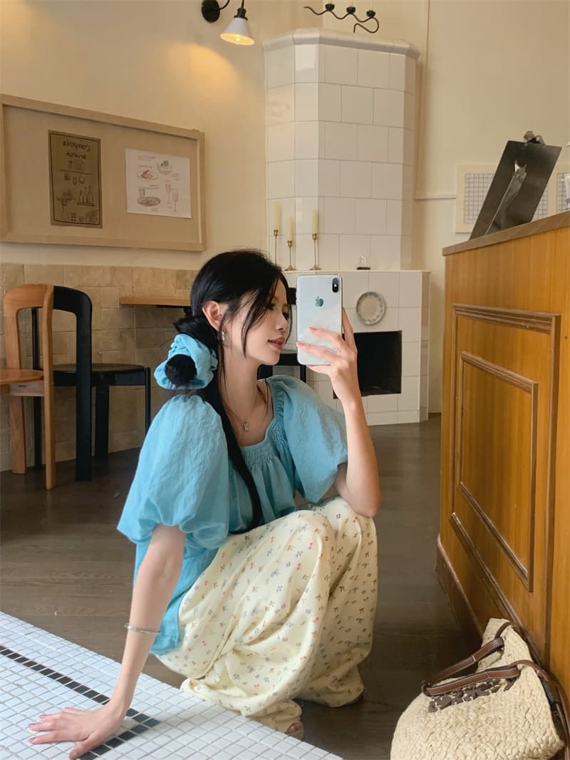 있음 선적 실사 달콤함 거품 소매 관대 한 칼라 연령 감소 슬림해 보이는 인형 셔츠 꽃무늬 데님 와이드 레그 팬츠 세트 상세 이미지 7