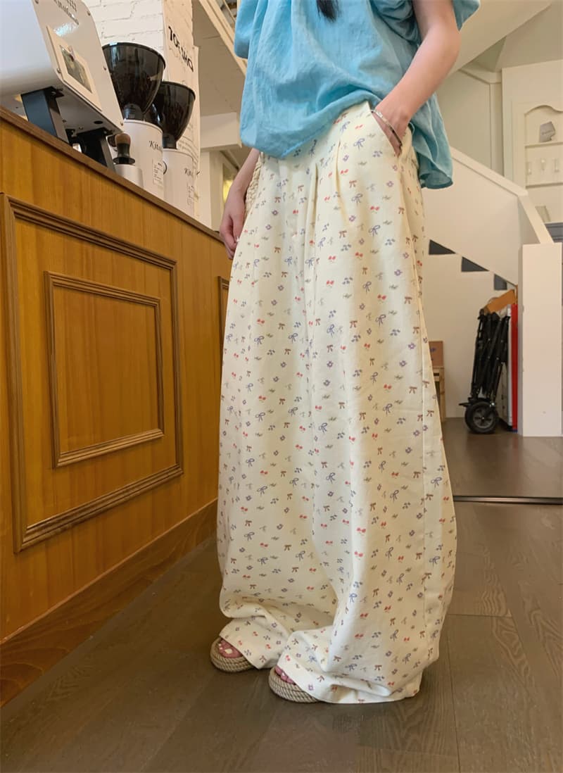 있음 선적 실사 달콤함 거품 소매 관대 한 칼라 연령 감소 슬림해 보이는 인형 셔츠 꽃무늬 데님 와이드 레그 팬츠 세트 상세 이미지 15