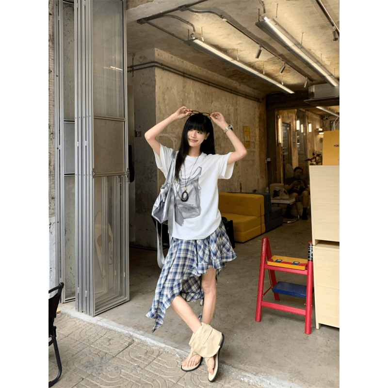 있음 선적 실사 디자인 센스 화이트 프린트 라운드 넥 반팔 티셔츠 허리밴드 체크무늬 반신 치마 세트 이미지 5