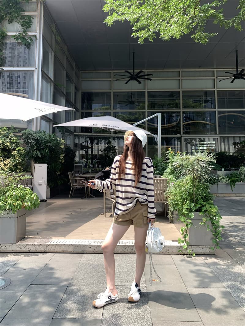 실사 정가 이른 봄 얇은 스타일 긴팔 클래식 스트라이프 니트 스웨터 맨위 카키 주머니 반바지 세트 상세 이미지 6
