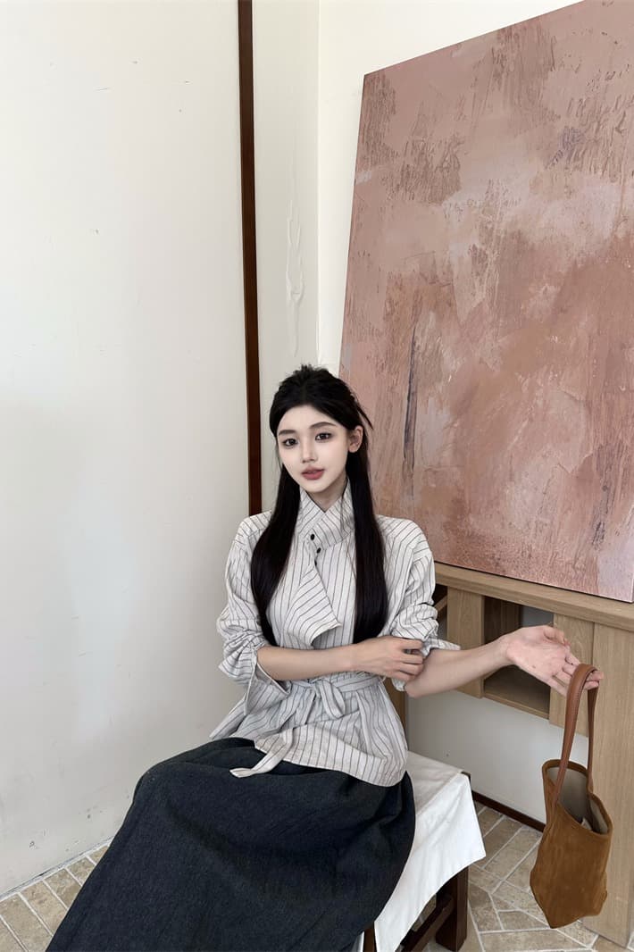 있음 선적 실사 이른 가을 스탠드 칼라 세로 줄무늬 디자인 센스 허리 수축 슬림해 보이는 셔츠 맨위 재킷 이미지 6