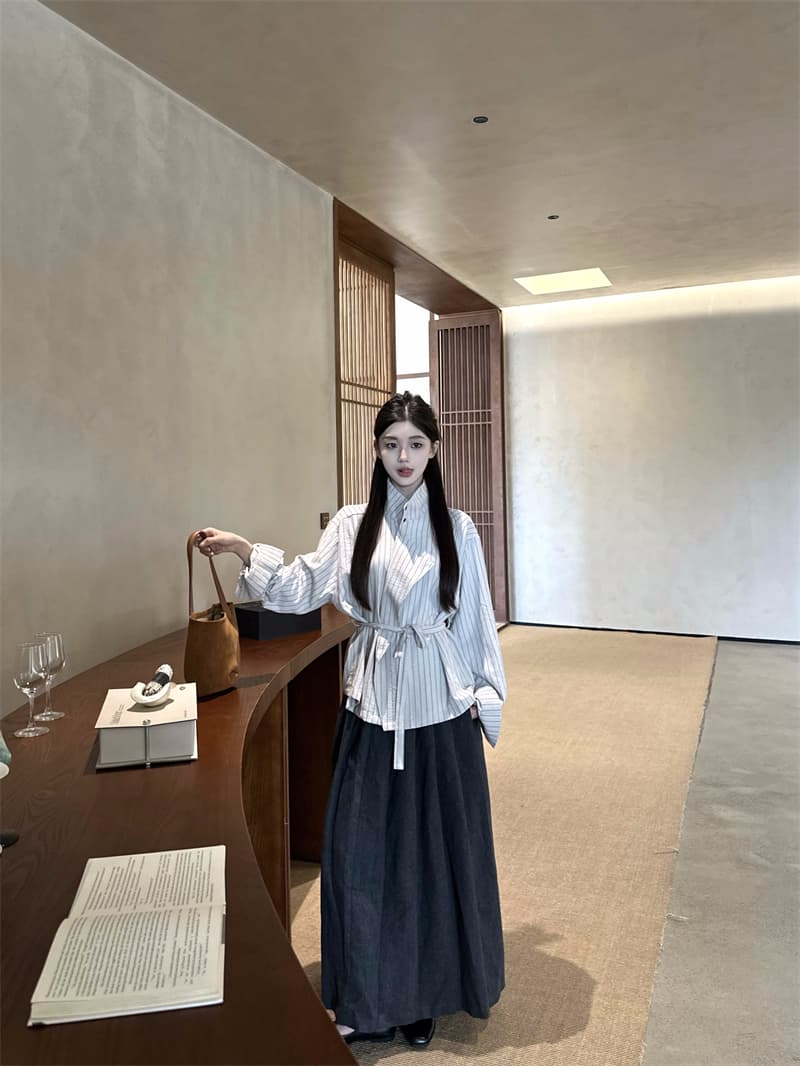 있음 선적 실사 이른 가을 스탠드 칼라 세로 줄무늬 디자인 센스 허리 수축 슬림해 보이는 셔츠 맨위 재킷 상세 이미지 6