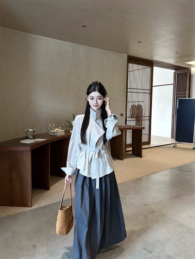 있음 선적 실사 이른 가을 스탠드 칼라 세로 줄무늬 디자인 센스 허리 수축 슬림해 보이는 셔츠 맨위 재킷 상세 이미지 8