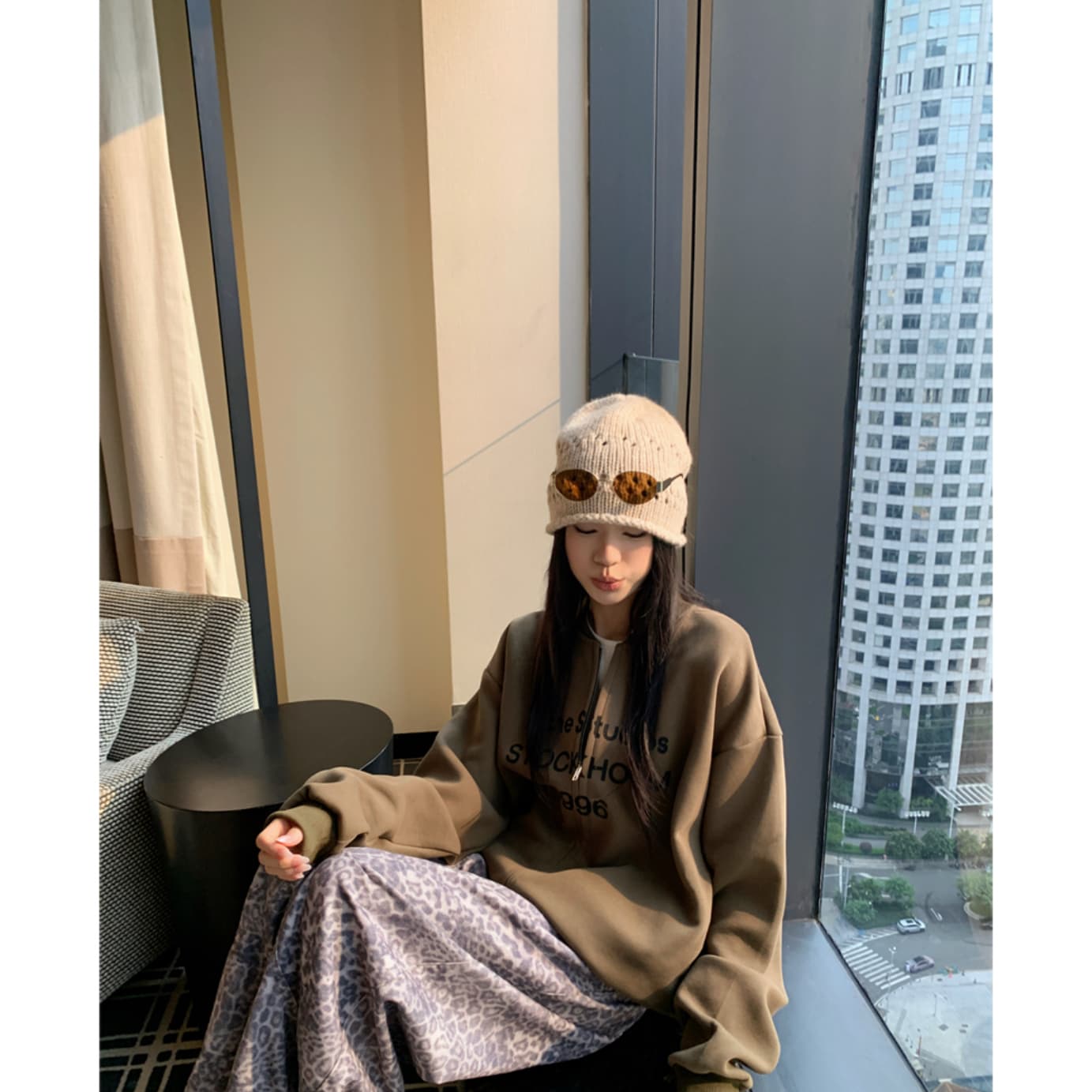 지금 실사 정가 알파벳 프린트 라운드 넥 루즈핏 긴팔 여성 코트 이른 가을 아메리칸 루즈핏 캐주얼 오픈 가디건 맨위 이미지 5
