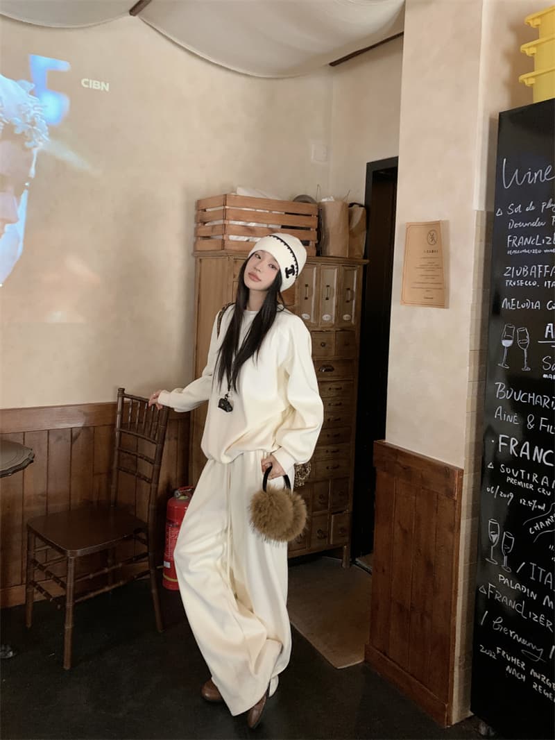 있음 선적 실사 느긋한 바람 라운드 넥 털이 있는 가을 겨울 보온 단색 후드티 화이트 웨이 바지 세트 상세 이미지 17