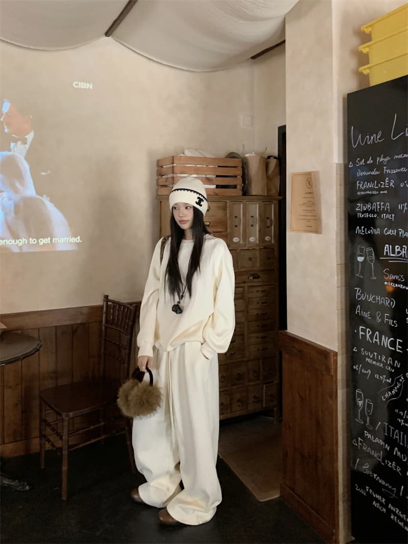 있음 선적 실사 느긋한 바람 라운드 넥 털이 있는 가을 겨울 보온 단색 후드티 화이트 웨이 바지 세트 상세 이미지 18