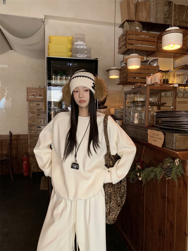 있음 선적 실사 느긋한 바람 라운드 넥 털이 있는 가을 겨울 보온 단색 후드티 화이트 웨이 바지 세트 상세 이미지 19