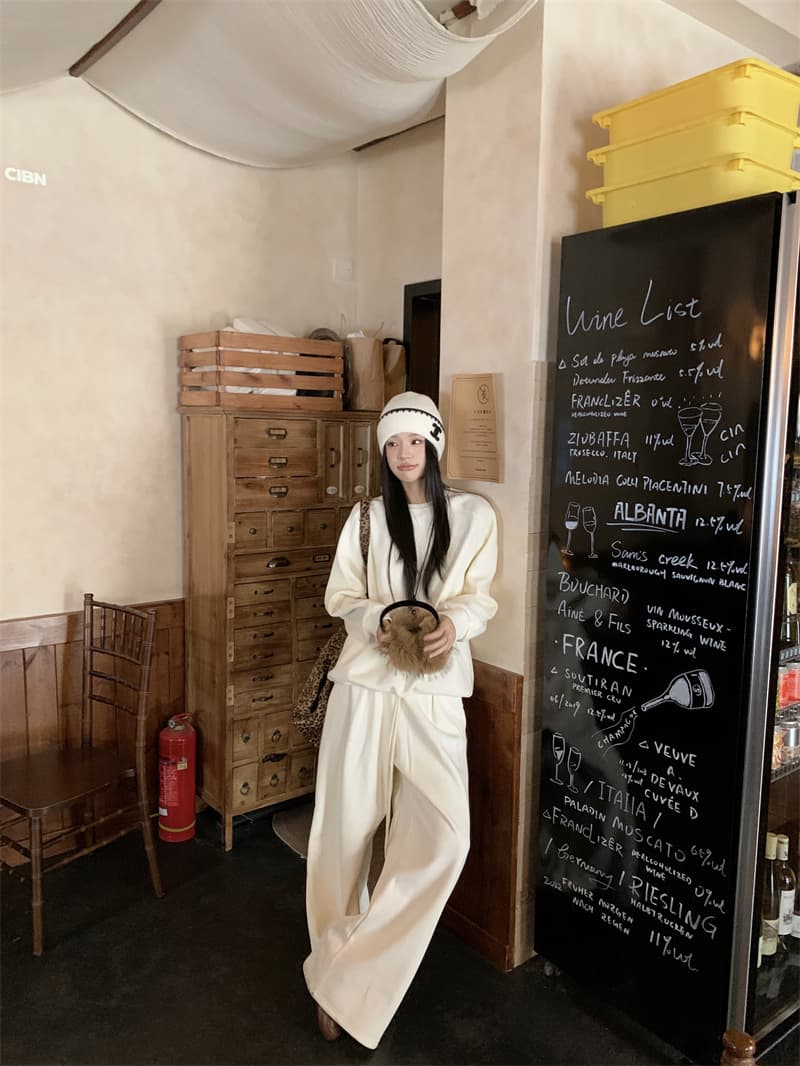있음 선적 실사 느긋한 바람 라운드 넥 털이 있는 가을 겨울 보온 단색 후드티 화이트 웨이 바지 세트 상세 이미지 21