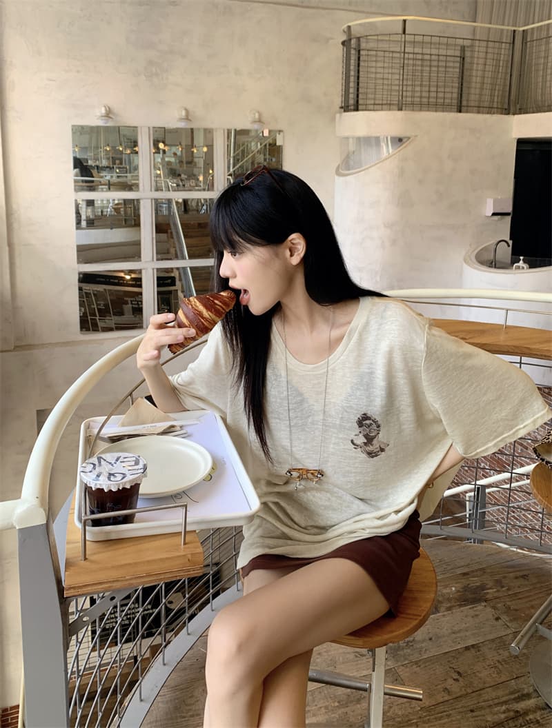 지금 지금 실사 여름 편안함 루즈핏 느긋한 바람 오트밀 색상 프린트 반팔 티셔츠 상세 이미지 13