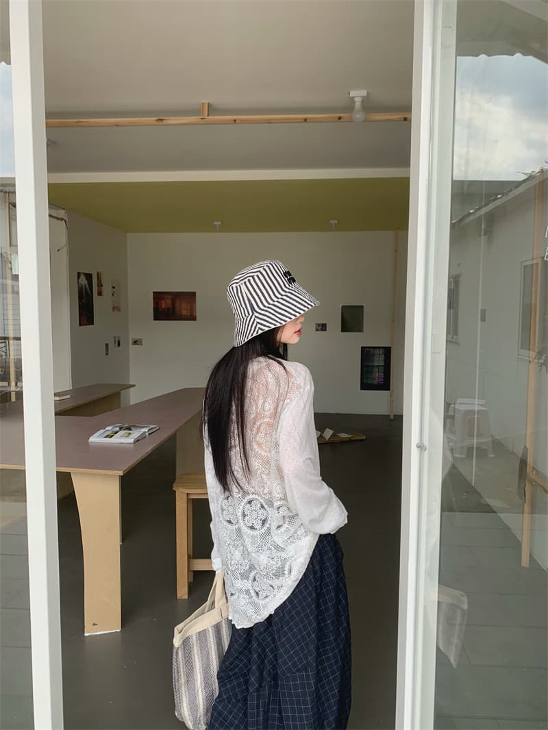 실사 지금 지금 여름 루즈핏 느긋한 바람 라인 꽃 자외선 차단 긴팔 티셔츠 뒤로 레이스 조각 맨위 상세 이미지 16