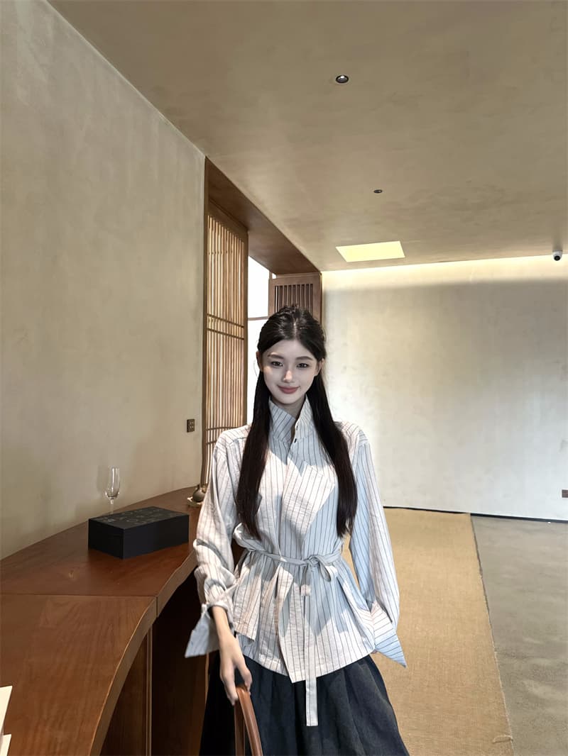 있음 선적 실사 이른 가을 스탠드 칼라 세로 줄무늬 디자인 센스 허리 수축 슬림해 보이는 셔츠 맨위 재킷 이미지 2
