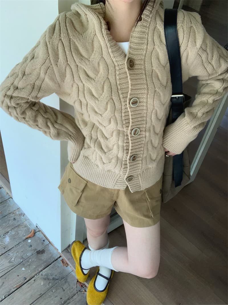 있음 선적 실사 이른 가을 꽈배기 몸매 가꾸기 슬림해 보이는 후드 스웨터 오픈 가디건 카키 주머니 반바지 세트 상세 이미지 8