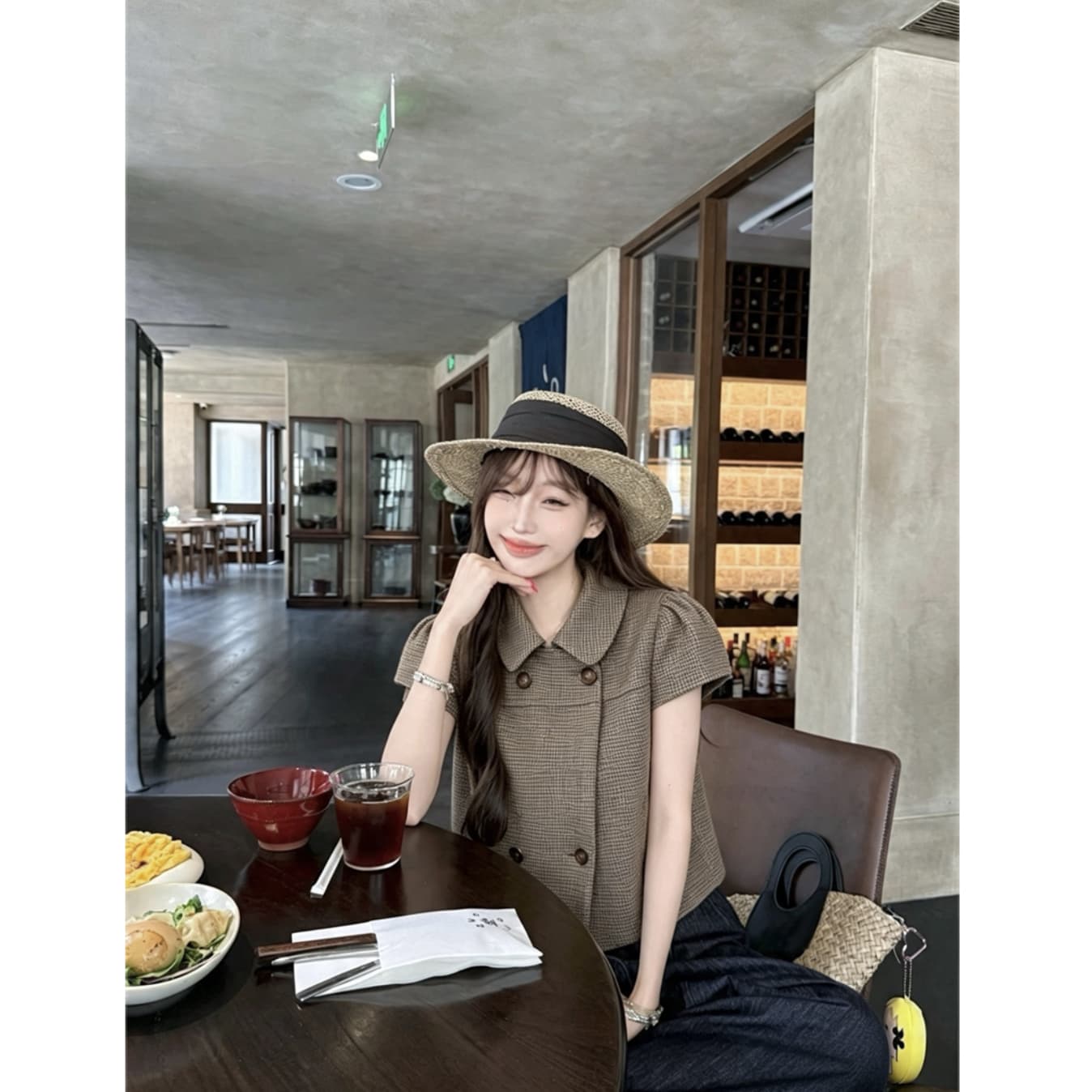 실사 정가 소녀 센스 베이비 칼라 체크무늬 폴로 칼라 모직 반팔 맨위 재킷 진한 파란색 넓은 다리 청바지 이미지 5