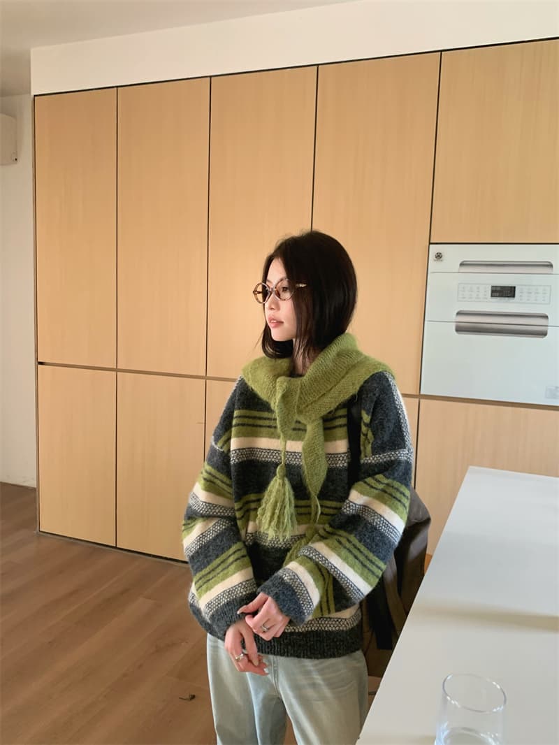 있음 선적 실사 가을 의상 루즈핏 부드럽다 배색 스트라이프 풀오버 니트 스웨터 삼각형 스카프 투피스 세트 상세 이미지 5