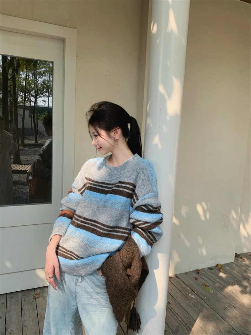 있음 선적 실사 가을 의상 루즈핏 부드럽다 배색 스트라이프 풀오버 니트 스웨터 삼각형 스카프 투피스 세트 상세 이미지 29