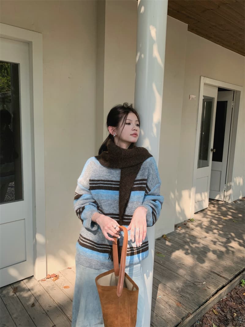있음 선적 실사 가을 의상 루즈핏 부드럽다 배색 스트라이프 풀오버 니트 스웨터 삼각형 스카프 투피스 세트 상세 이미지 35