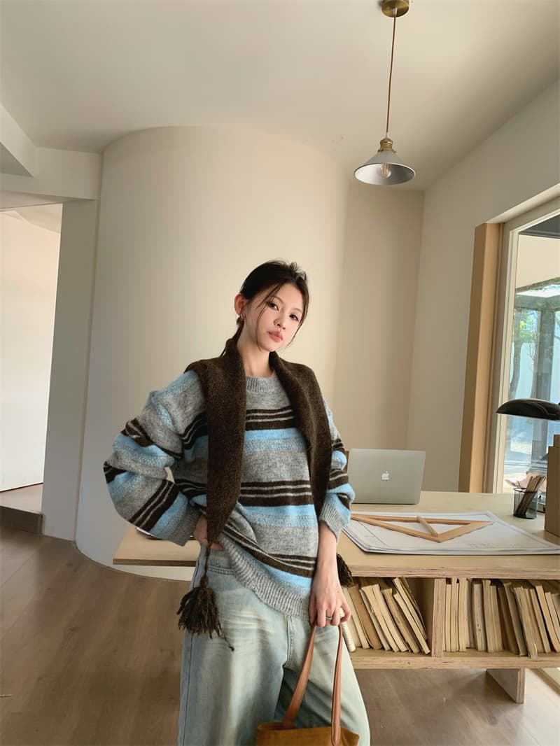 있음 선적 실사 가을 의상 루즈핏 부드럽다 배색 스트라이프 풀오버 니트 스웨터 삼각형 스카프 투피스 세트 상세 이미지 38
