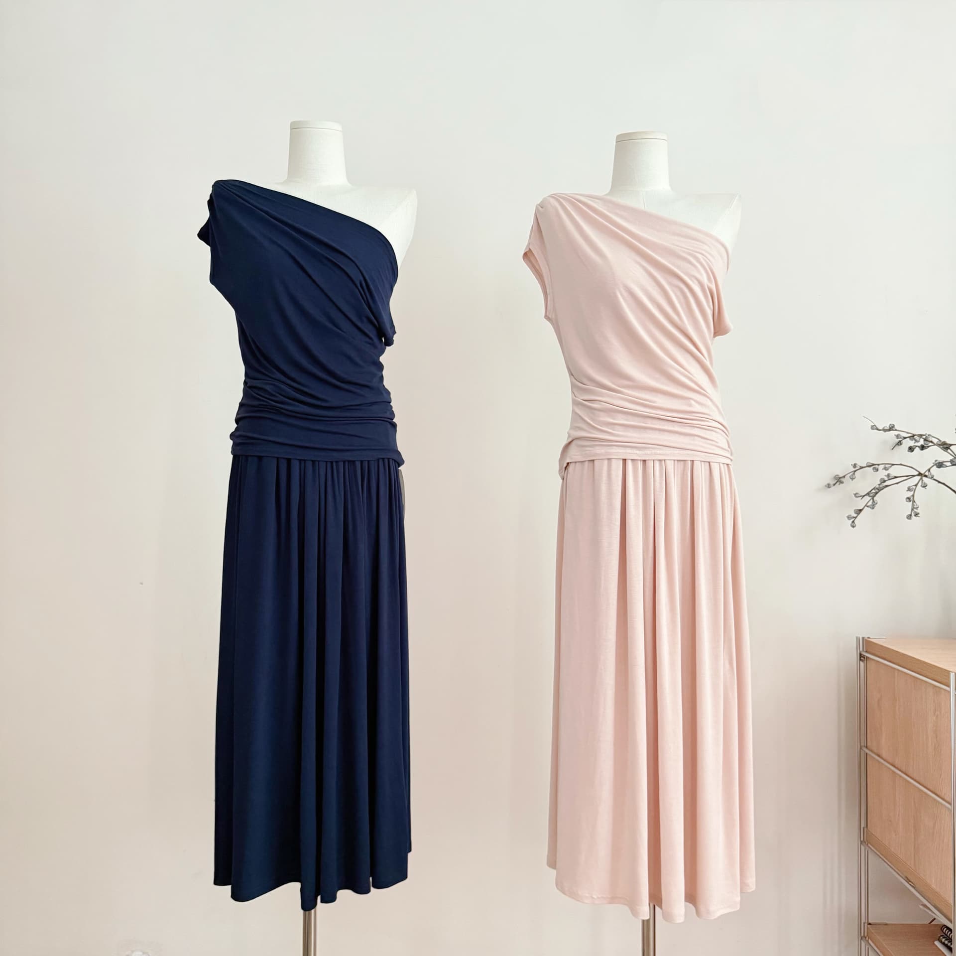 흔들어서 톤 공기 구름 센스 얼음 산소 수퍼 모델 모달 흔들다 칼라 맨위 허리 핀치 Pleat 롱 스커트 여성복 상세 이미지 3