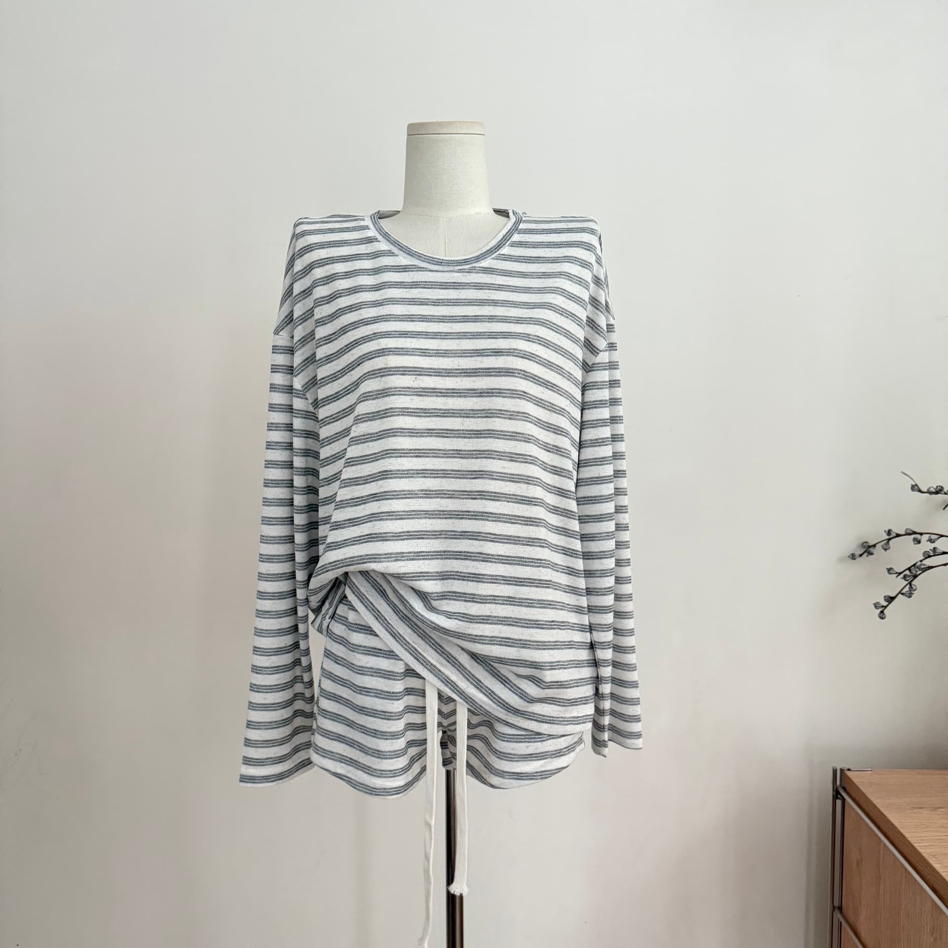 skk store 지식인 스트라이프 160g 상쾌 아마 라미 느슨함 스트라이프 루즈핏 티셔츠 세트 여성 상세 이미지 9