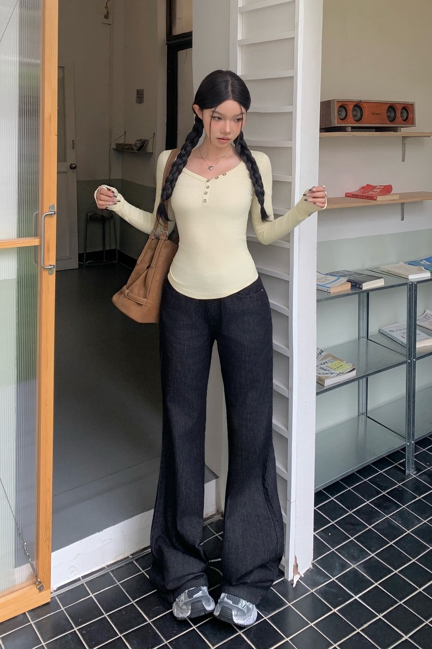 아메리칸 레트로 루즈핏 나팔 바지 다용도 도루 센스 가을 겨울 다용도 조정 허리 세트 청바지 여성 새로운 이미지 6