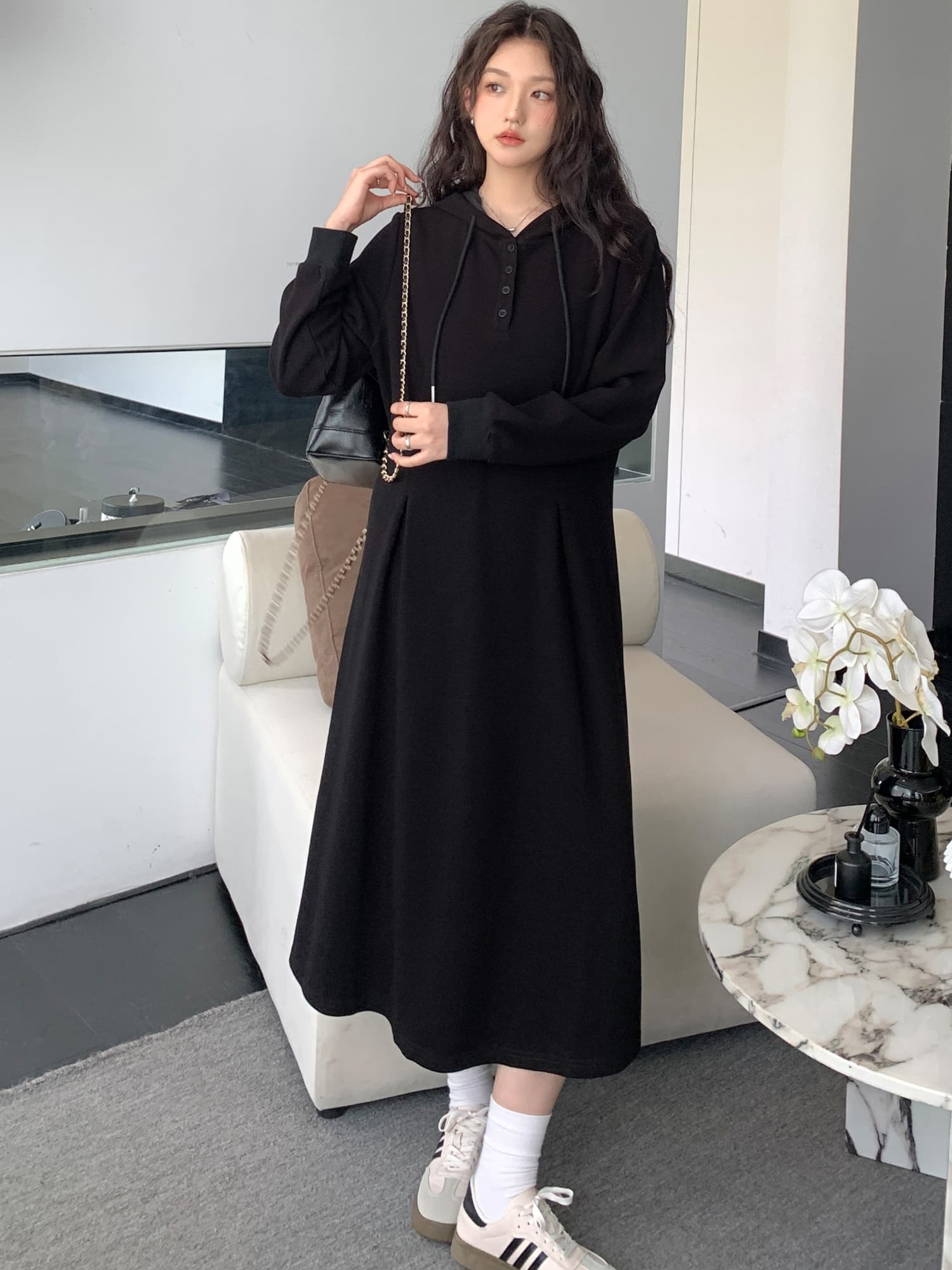 실사 슬림해 보이는 다용도 검정색 치마 가을 겨울 지방 mm 자이언트 슬림해 보이는 후드 캐주얼 후드티 드레스 이미지 2