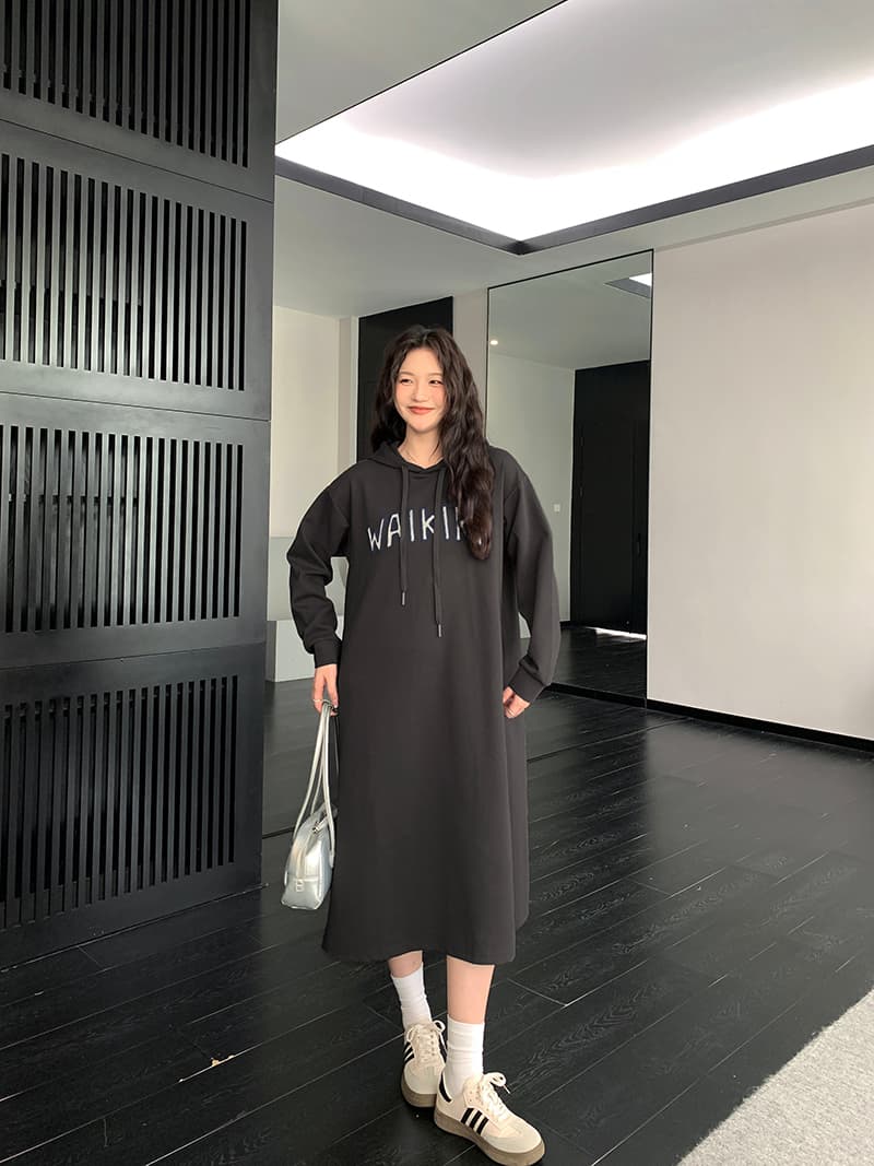 실사 2026 봄과 가을 알파벳 프린트 후드 후드티 드레스 루즈핏 슬림해 보이는 무릎 아래 롱 스커트 상세 이미지 4
