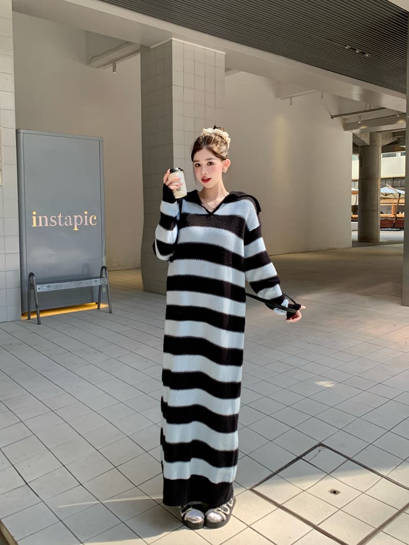 실사 새로운 2026 폴로 칼라 스트라이프 스웨터 드레스 여성 가을과 겨울 느긋한 루즈핏 캐주얼 부드러운 찹쌀 니트 원피스 상세 이미지 23