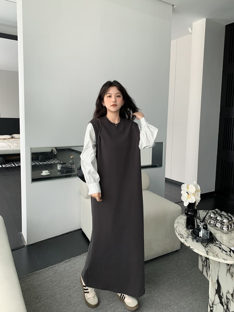 실사 새로운 2026 회색 스트라이프 페이크 레이어드 여성 드레스 루즈핏 긴팔 디자인 센스 작은 대중 치마 상세 이미지 7