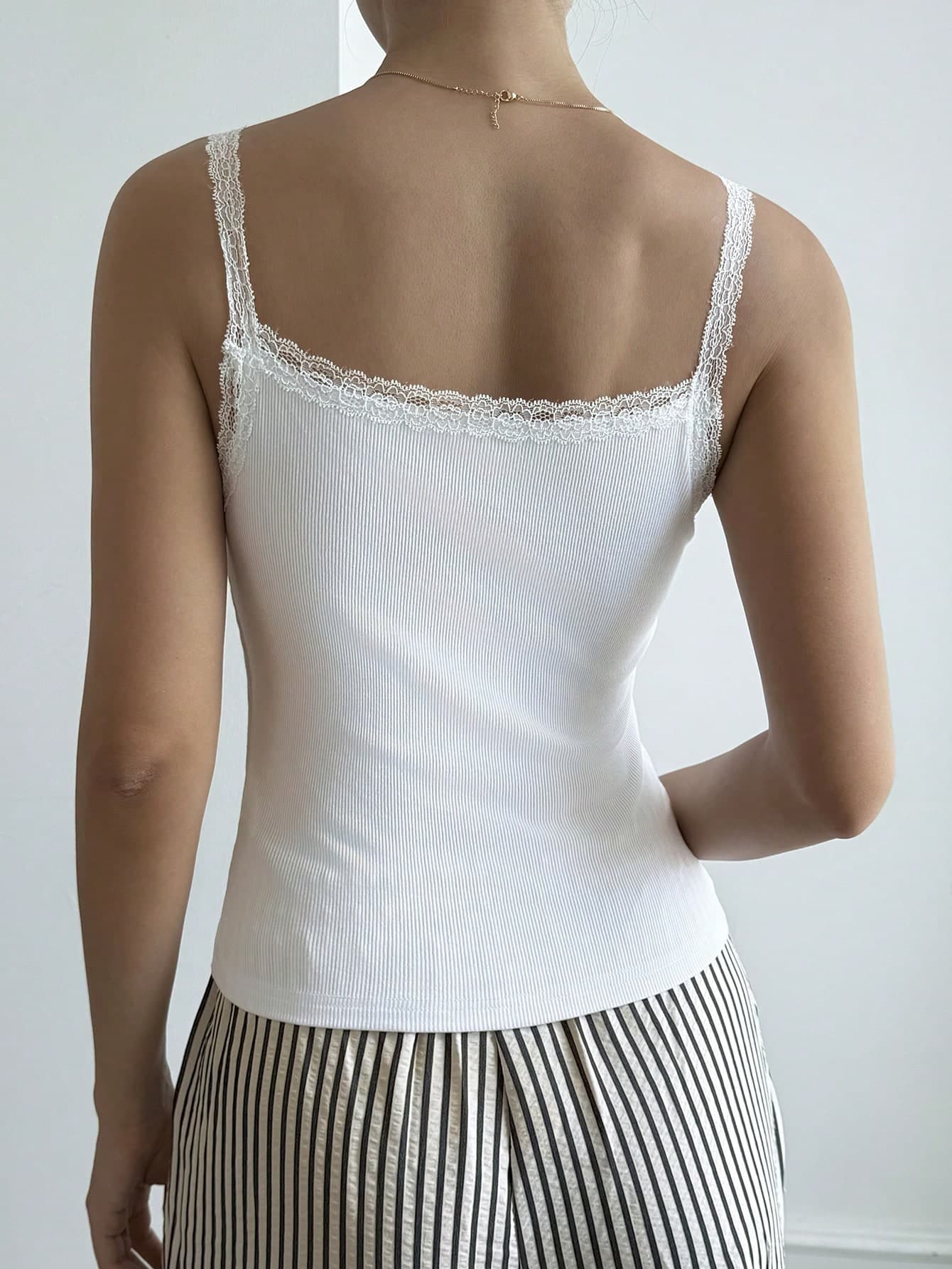 레이스 측면 캐미솔 여름 한국 스타일 몸매 가꾸기 인사이드 가져 가라. 외출용 쇼트 스타일 민소매 티셔츠 맨위 상세 이미지 2