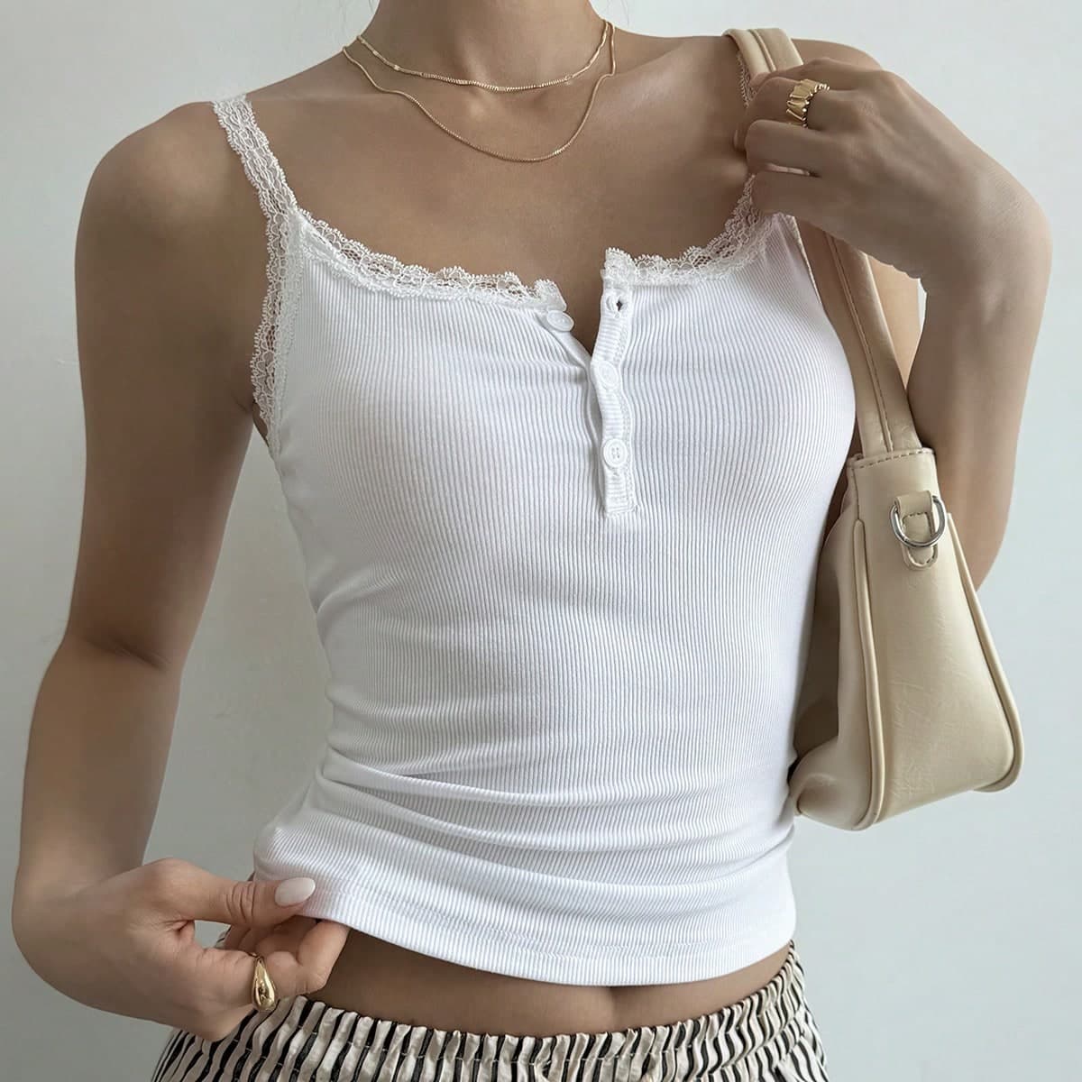 레이스 측면 캐미솔 여름 한국 스타일 몸매 가꾸기 인사이드 가져 가라. 외출용 쇼트 스타일 민소매 티셔츠 맨위 상세 이미지 8
