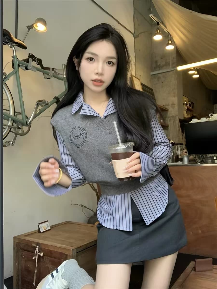 학원 스타일 세트 여성 가을 겨울 2025 새로운 작은 키 니트 베스트 스트라이프 셔츠 반신 스커트 3종 세트 상세 이미지 3