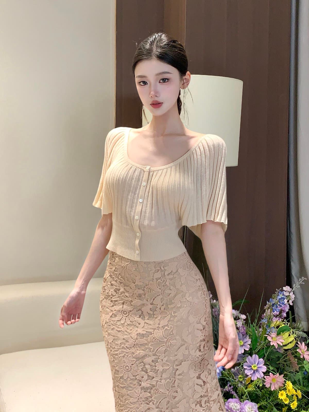 봄날 사역 살구 따뜻한 여가 시리아 장기 Pleat 반팔 맨위 레이스 반신 치마 세트 장기 Pleat 라운드 넥 니트 맨위 상세 이미지 8