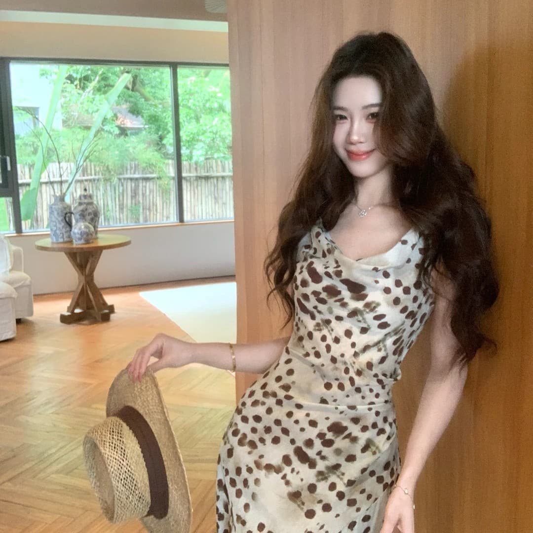 무쯔리 목자이 ~ 중 리 맑은 창 와일드 그림자 디자인 센스 품격 슬립 흔들다 칼라 드레스 하이웨이스트 스트랩 A라인 스커트 이미지 2