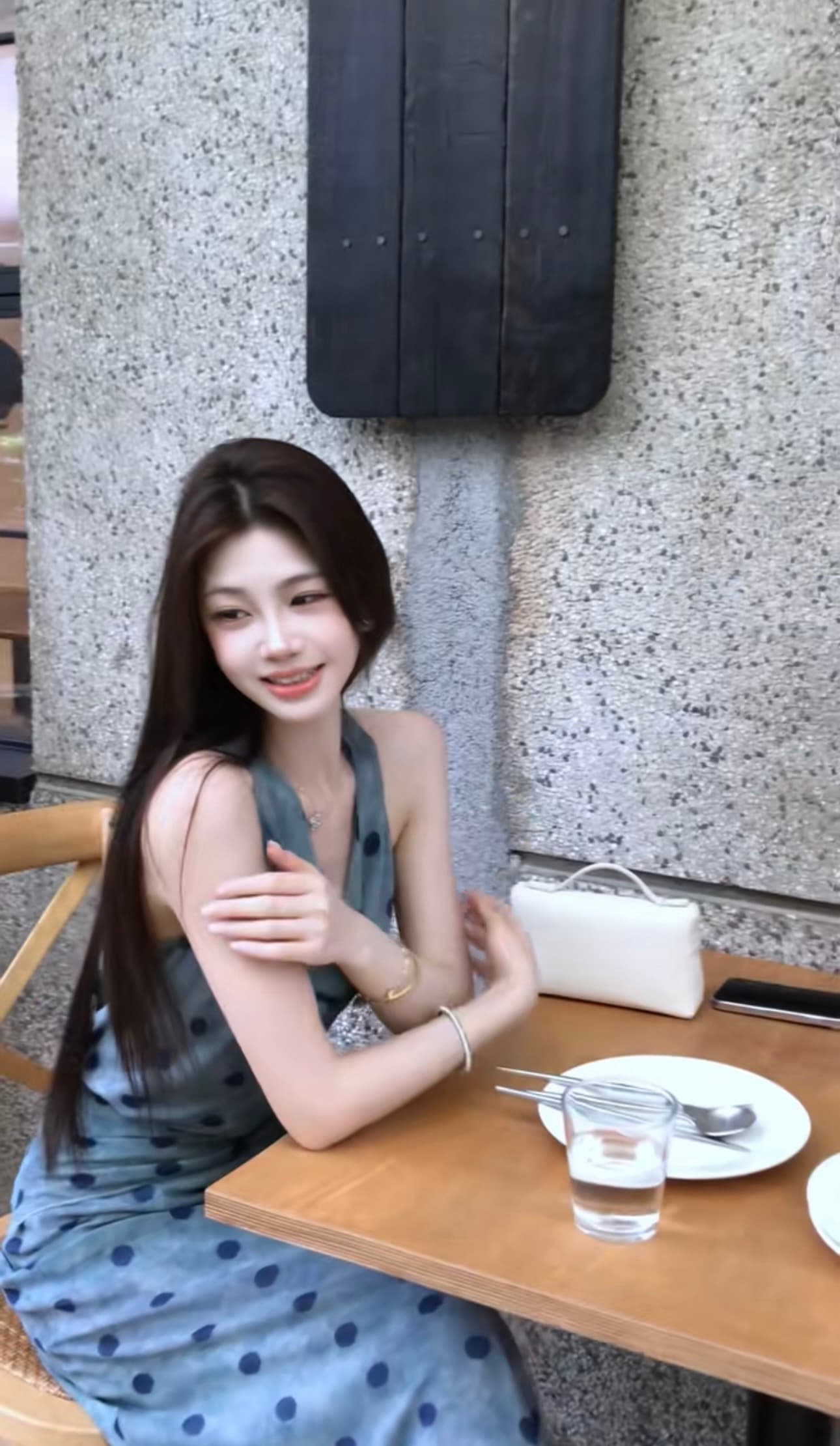 무쯔리 목자이 ~ 중 리 민소매 행침 목 흔들다 칼라 스트랩 허리 수축 쉬폰 톱 도루 센스 반신 스커트 도트 무늬 프린트 세트 이미지 2