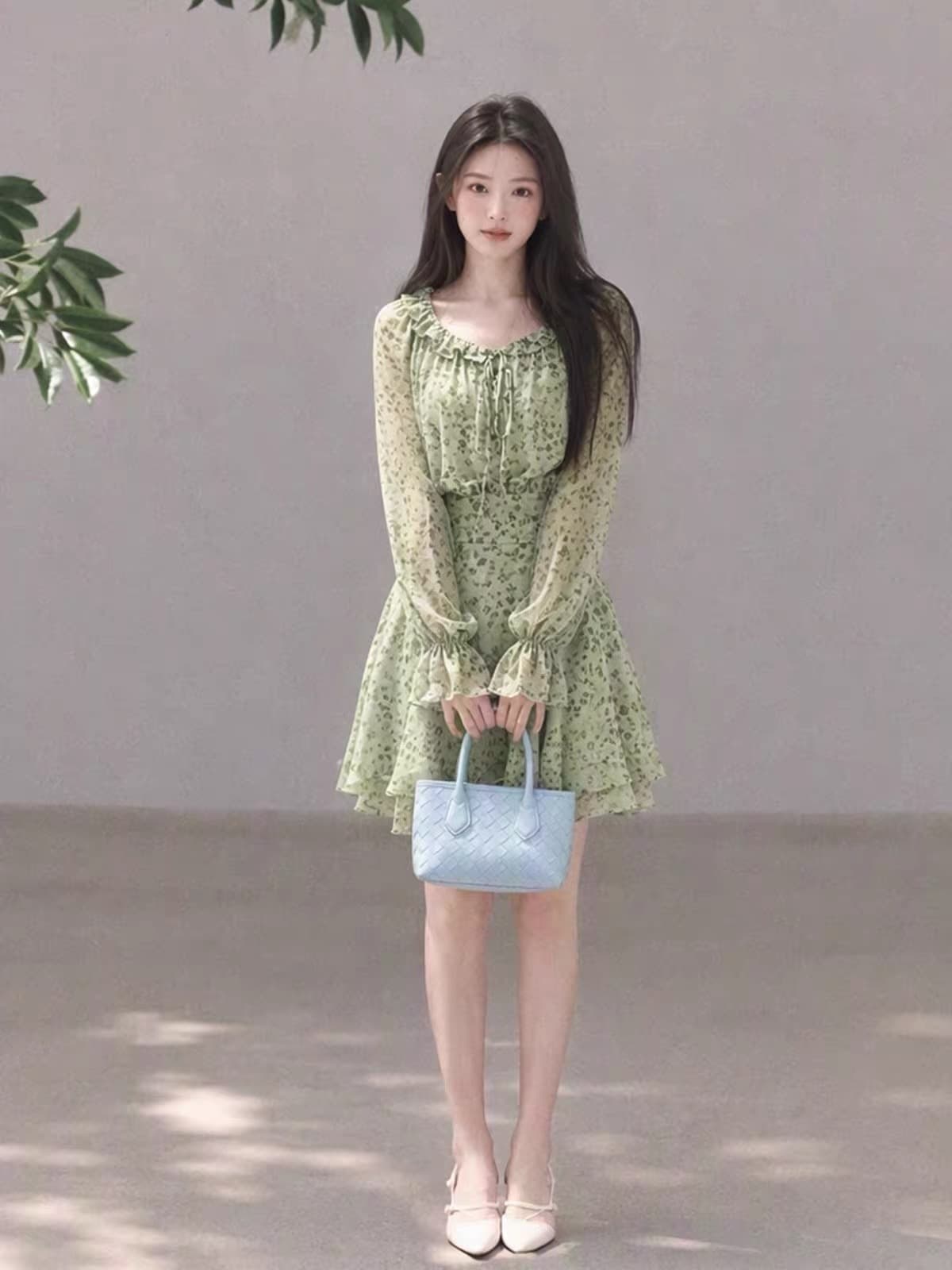 프랑스식 아름다운 품격 녹색 차 휴식 드레스 2026 여름 새로운 휴가 바람 슈퍼 요정 허리 수축 A라인 스커트 여성 이미지 2